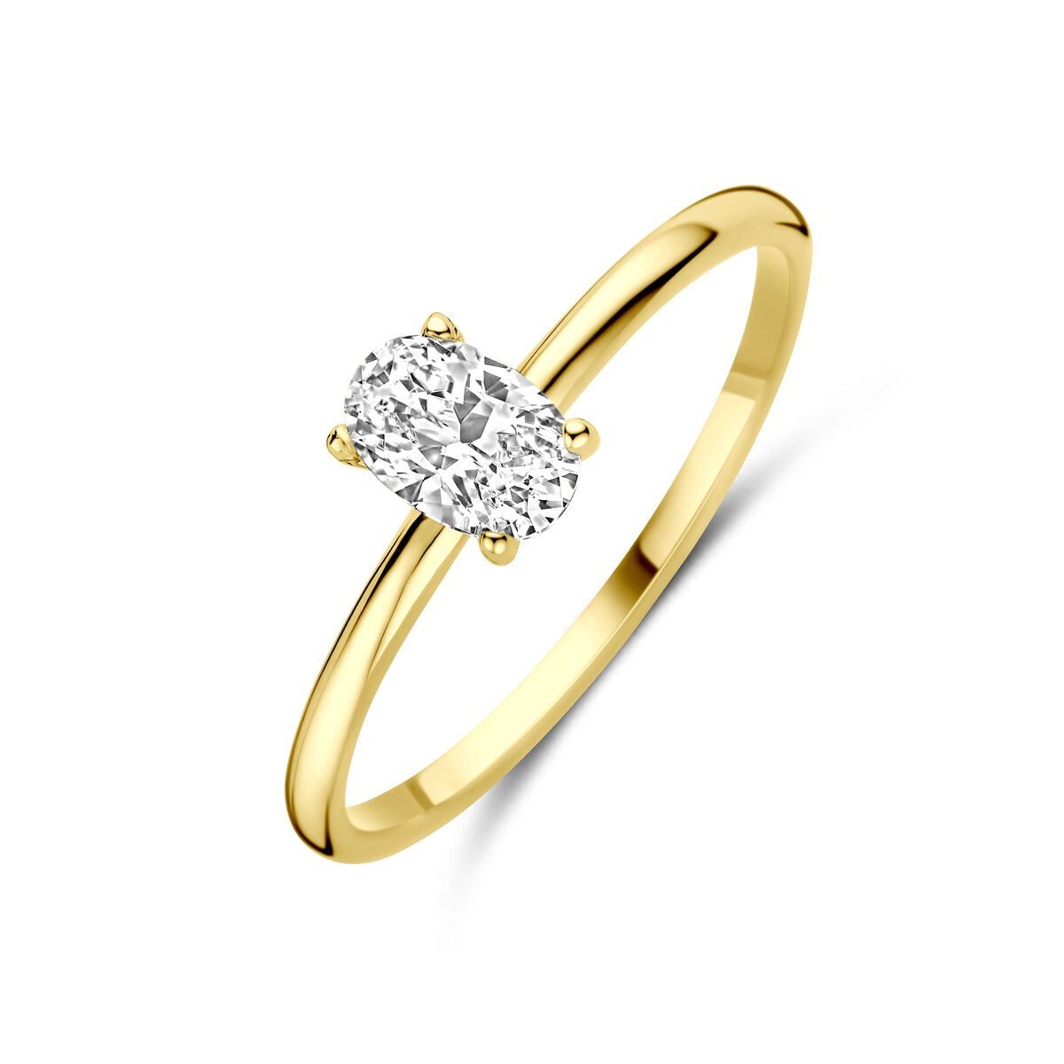 Ring aus 9k Gelbgold mit oval geschliffenem Zirkonia in der Mitte