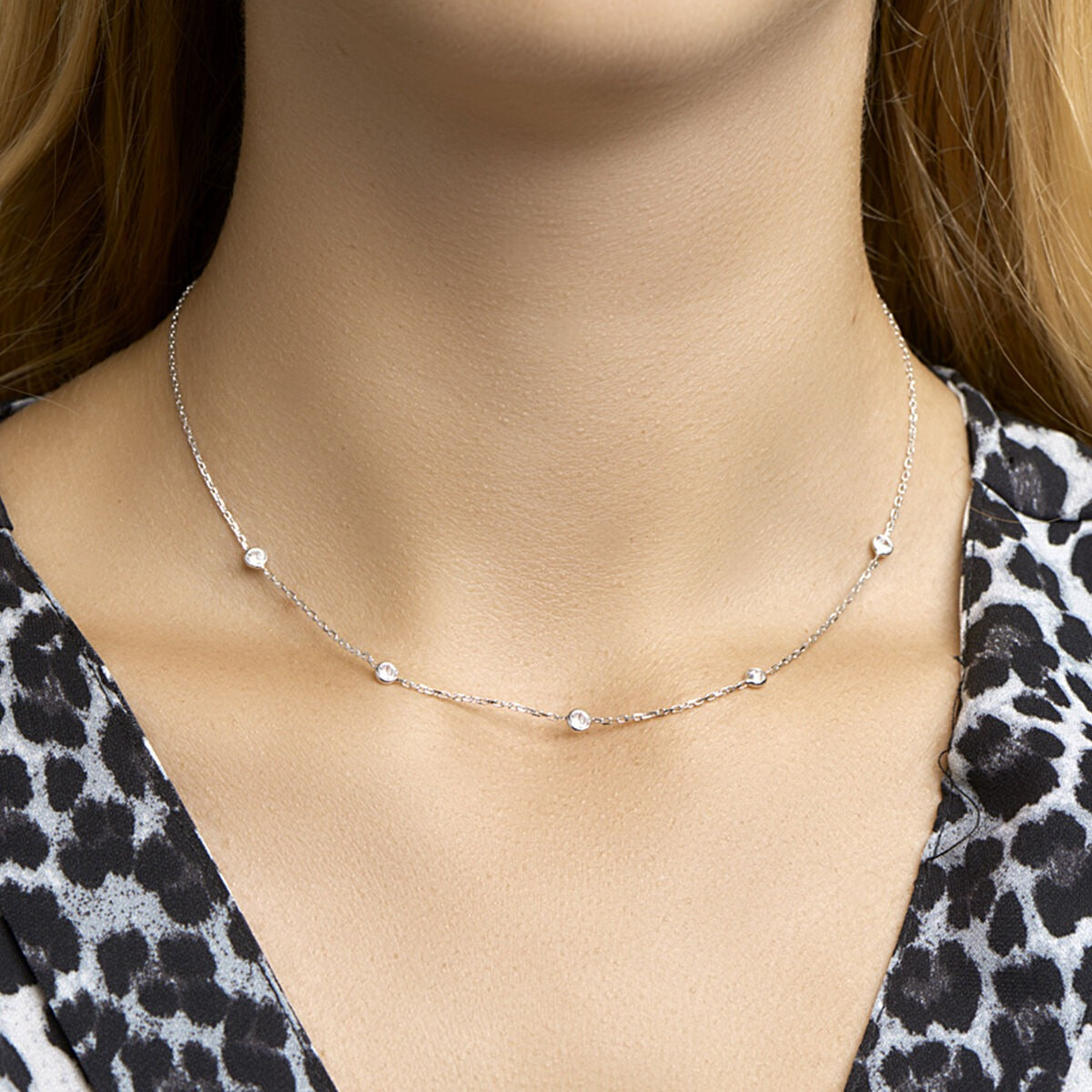 Silberne Ankerkette mit Zirkonia – rhodiniertes 925er Silber
