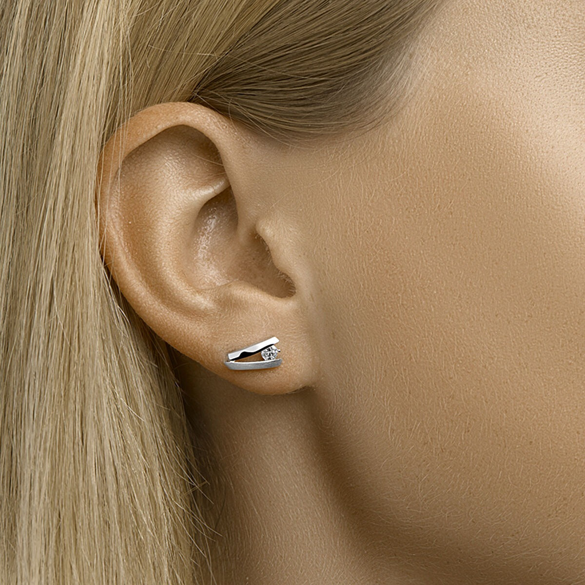 925 rhodiniertes Silberohrstecker mit Zirkonia