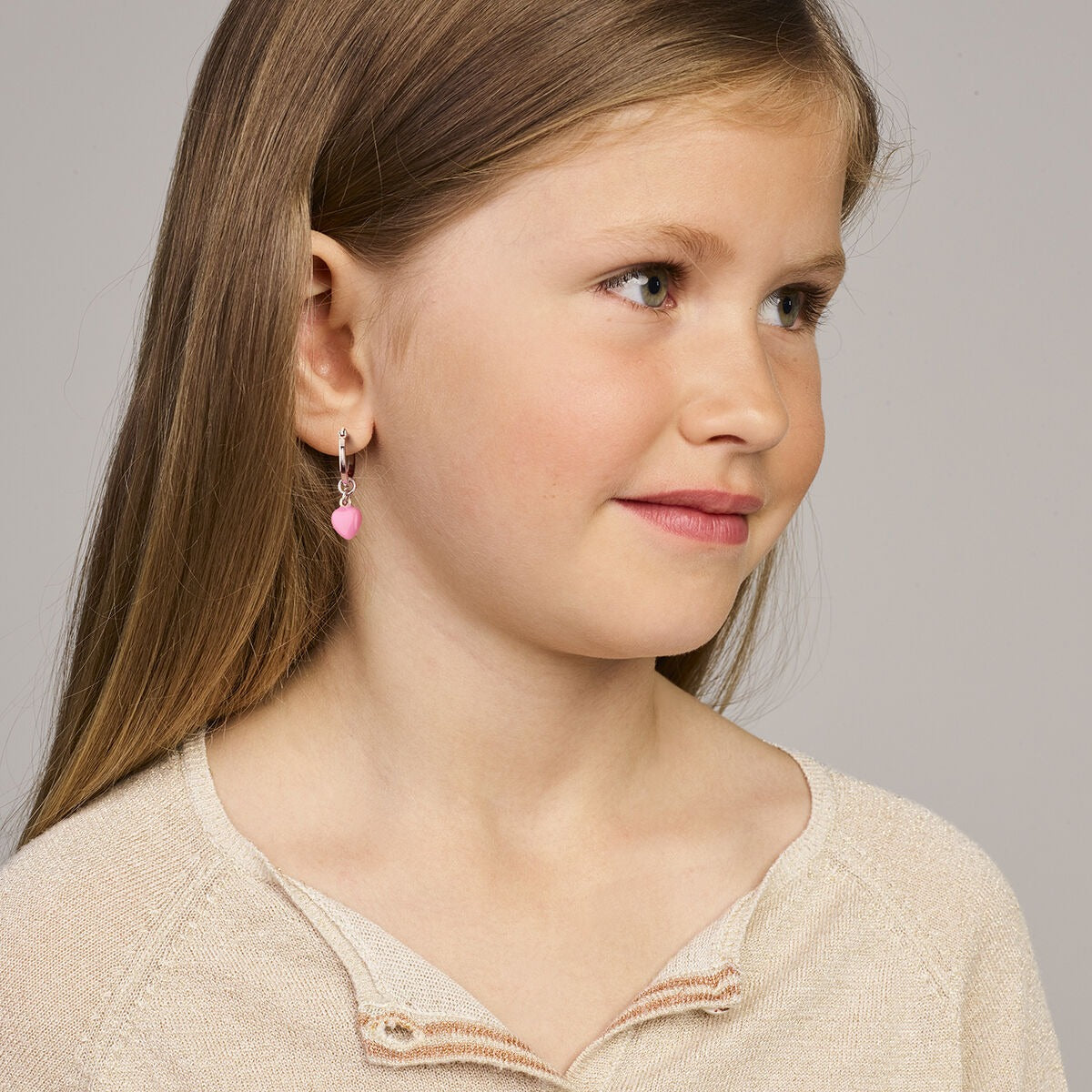 Silberne Kinderohrringe – rhodiniert mit rosa Emaille-Herz