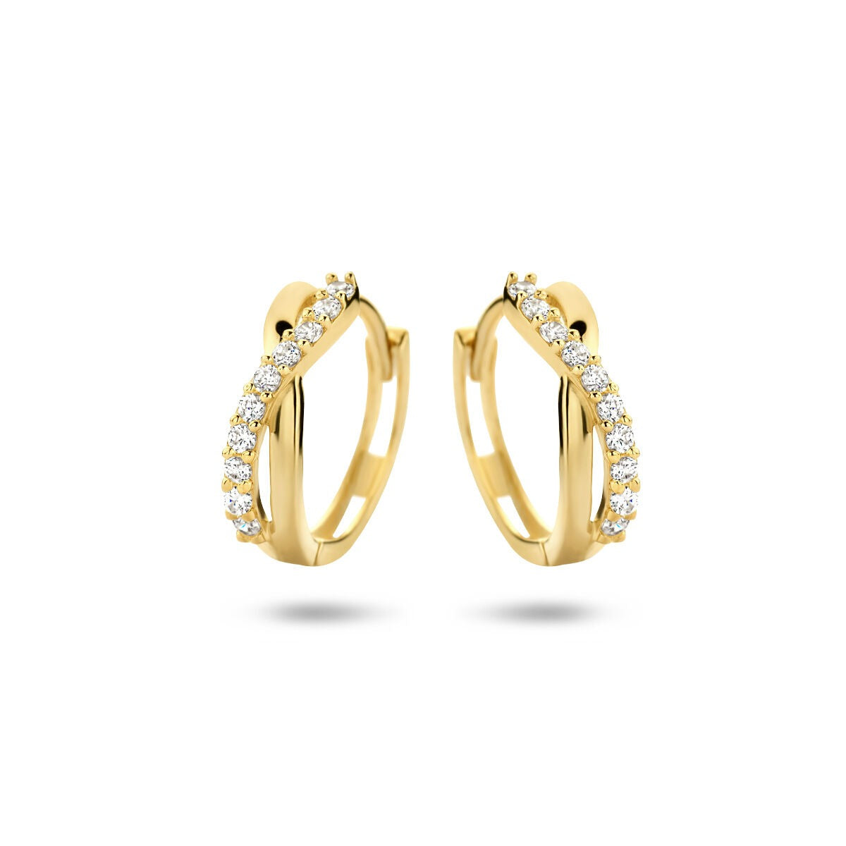 9k gelbgoldene Creolen mit Zirkonia-Steinen in einer geschwungenen Form