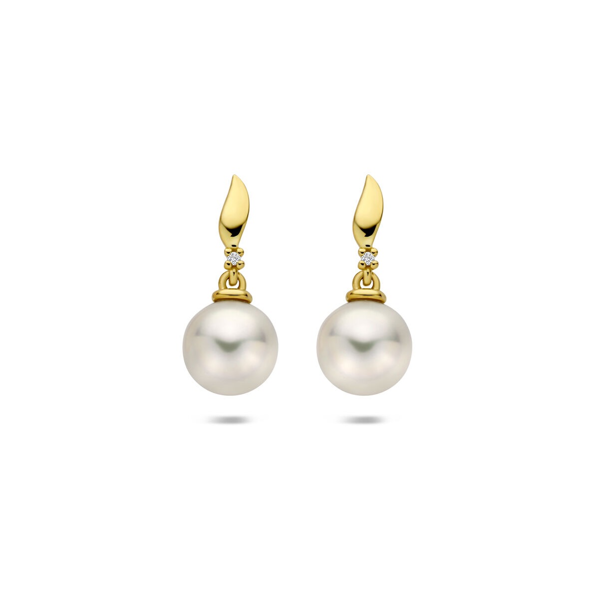 Ohrringe aus 14 Karat Gelbgold mit einer Perle und einem Diamanten als Akzent