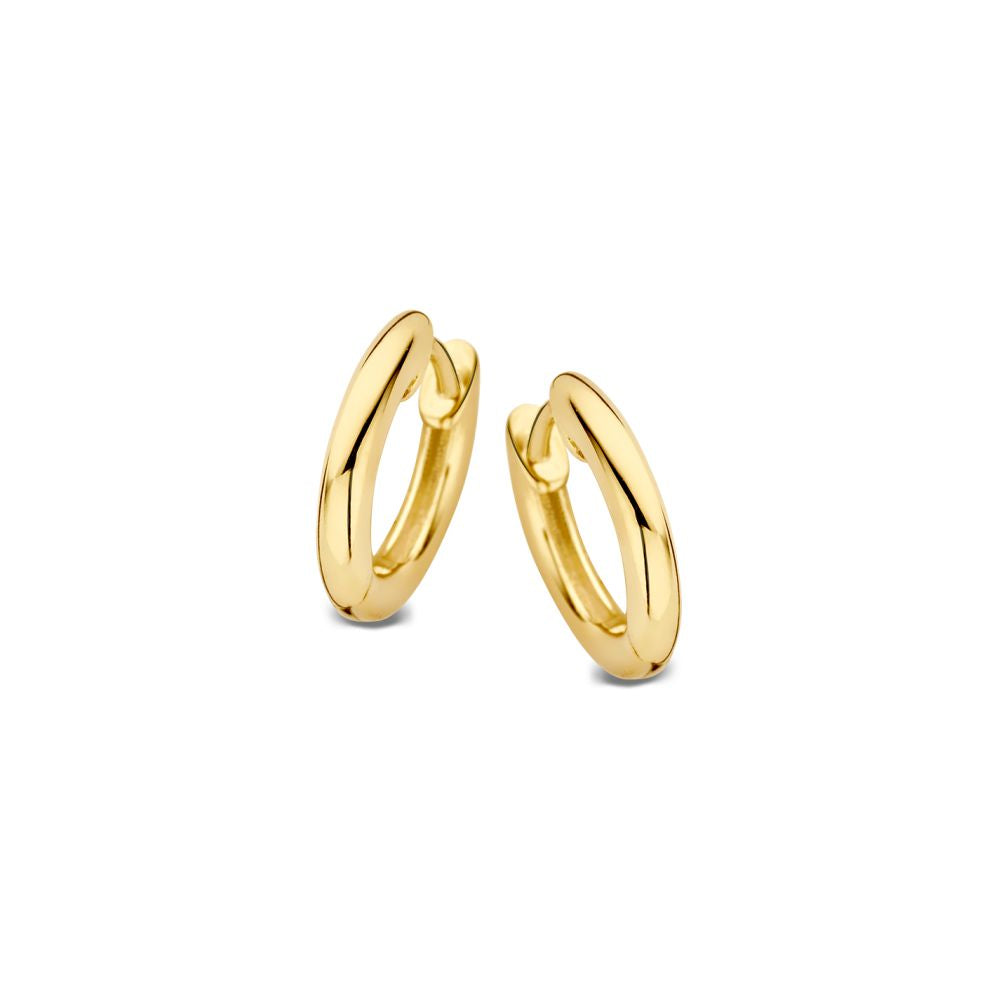 Gelbgoldene Creolen aus 14 Karat Gold mit glänzender Oberfläche und geschwungener Form