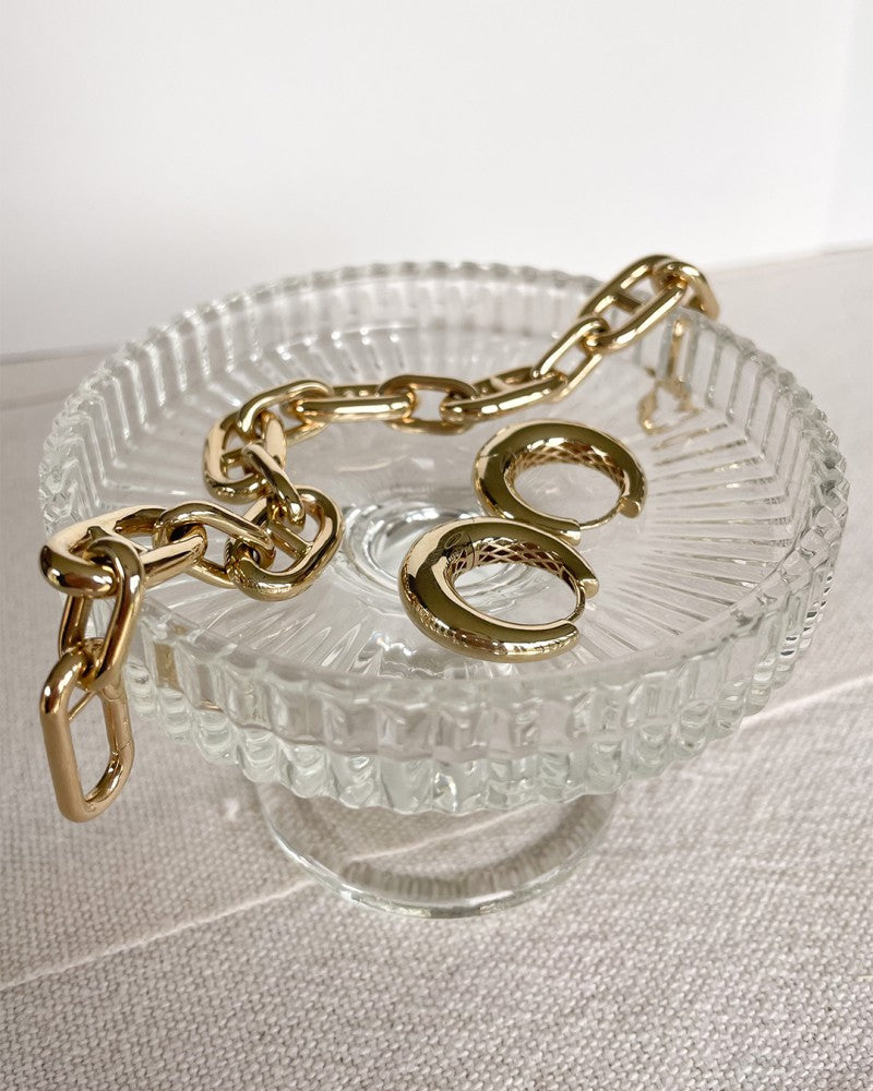Volle Gelbgoldene Creolen – Zeitlos und elegant