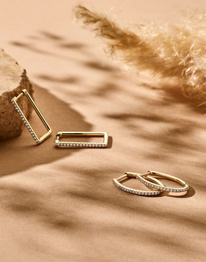 Stilvolle Gelbgold-Ohrringe mit Diamant in schlankem, rechteckigem Design