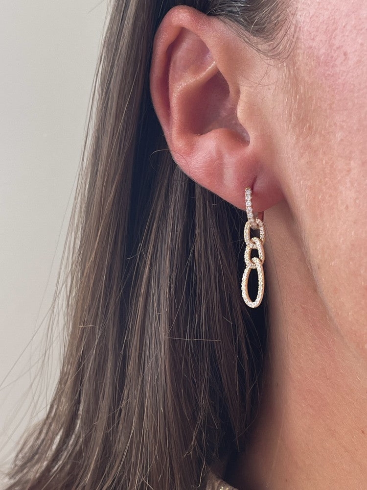 Auffällige Ohrringe aus Gelbgold mit Gliederanhängern und funkelnden Diamanten 0,50 ct.