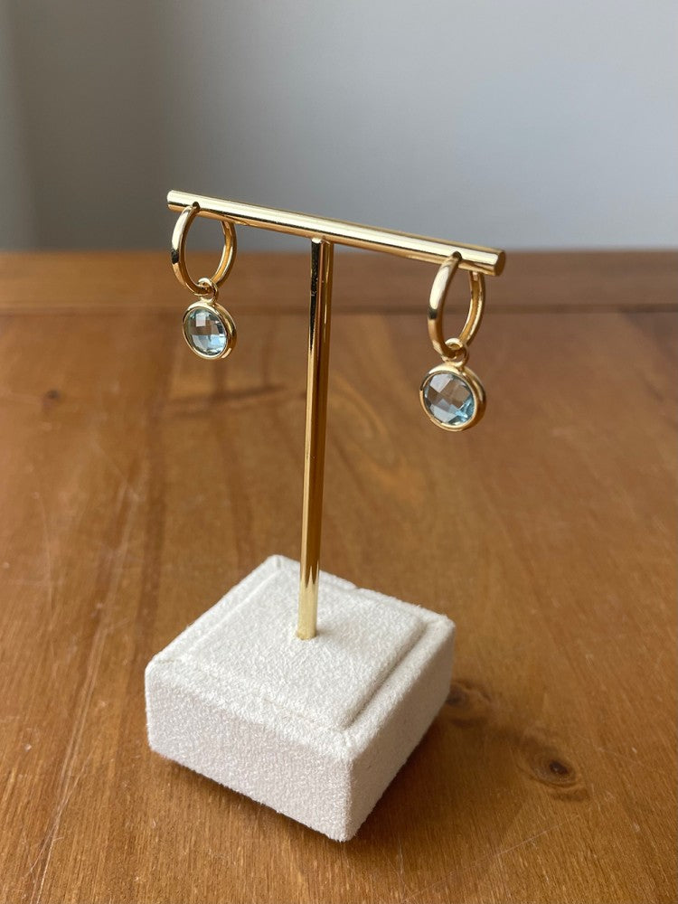 Gelbgold-Ohrringe mit blauer Topas-Anhänger | 14 Karat Gold – Van der Kooij