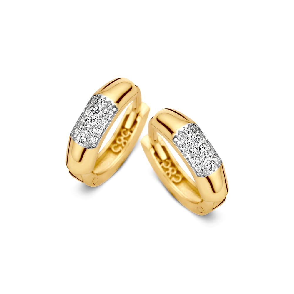 Strahlende, gelbgoldene Creolen mit Zirkonia in Pavéfassung, modern und elegant