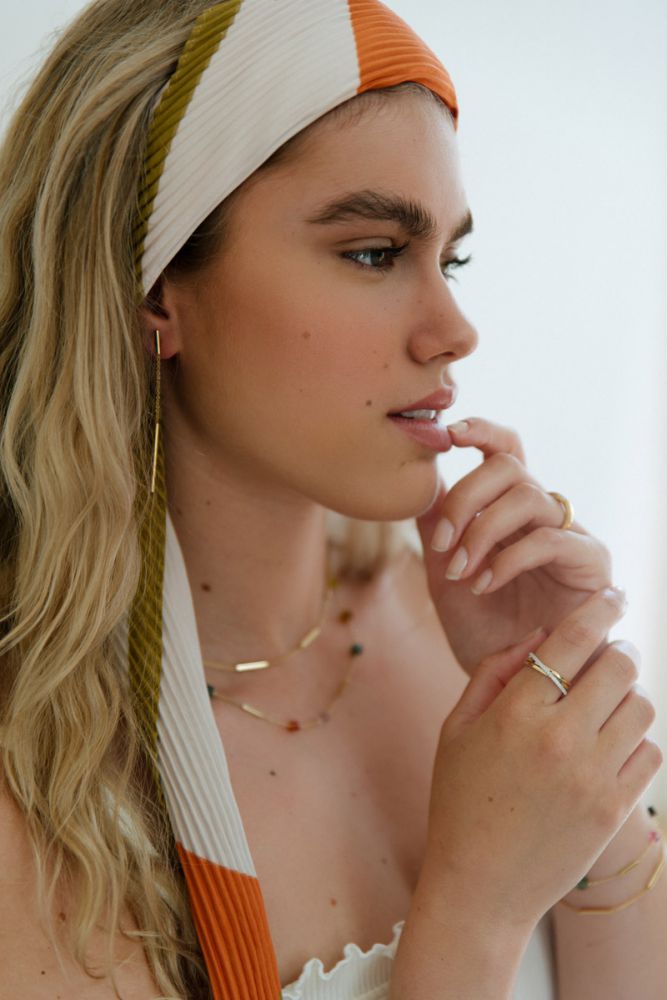 Geelgouden Oorbellen met Hangende Staafjes 14K – Moderne Elegantie 70mm