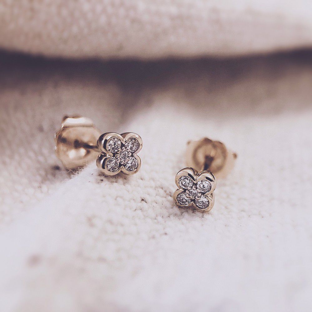 Gelbgoldene Ohrstecker mit Brillanten Diamanten von 0,12 Karat