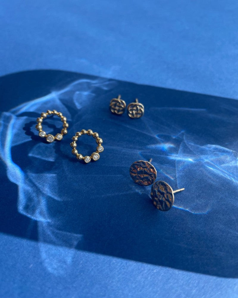 Gelbgoldene Ohrstecker mit Zirkonia – Verspieltes Design | 14 Karat Gold – Van der Kooij