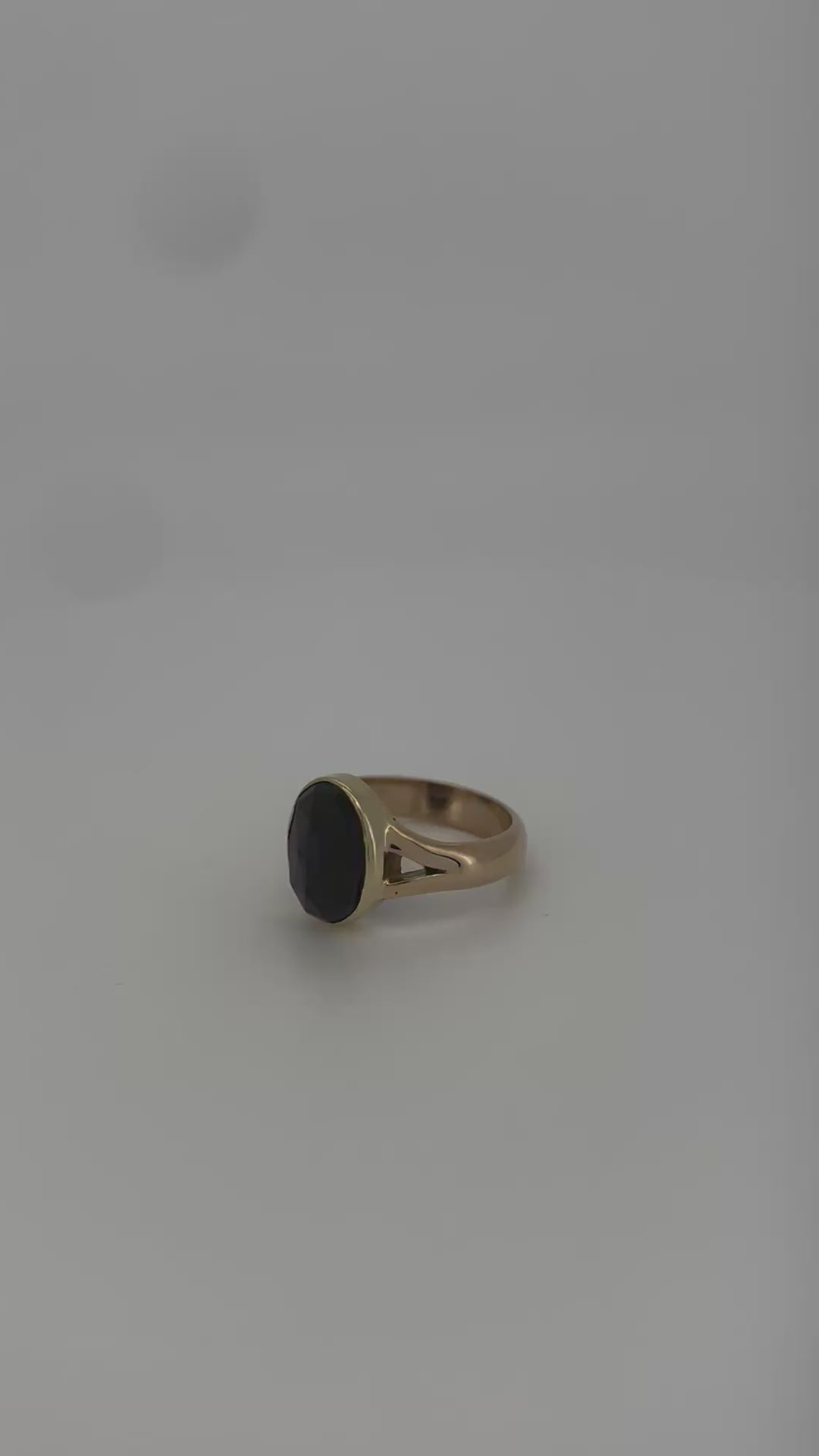 Vintage Goldring 14k ovaler Granat 5,5g