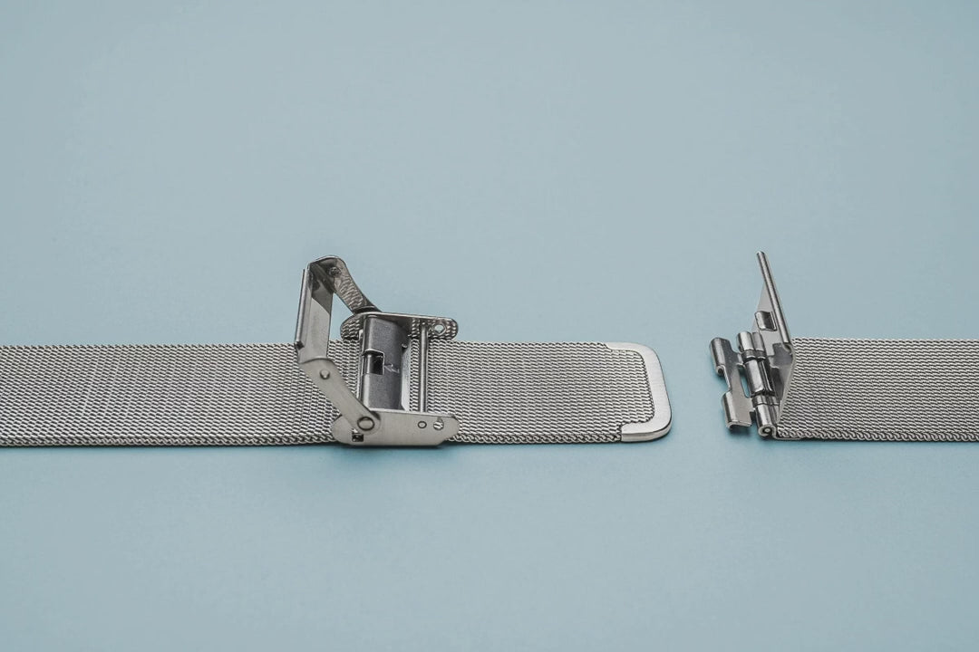 Bering Damenuhr mit silbernem Zifferblatt – 11022-064
