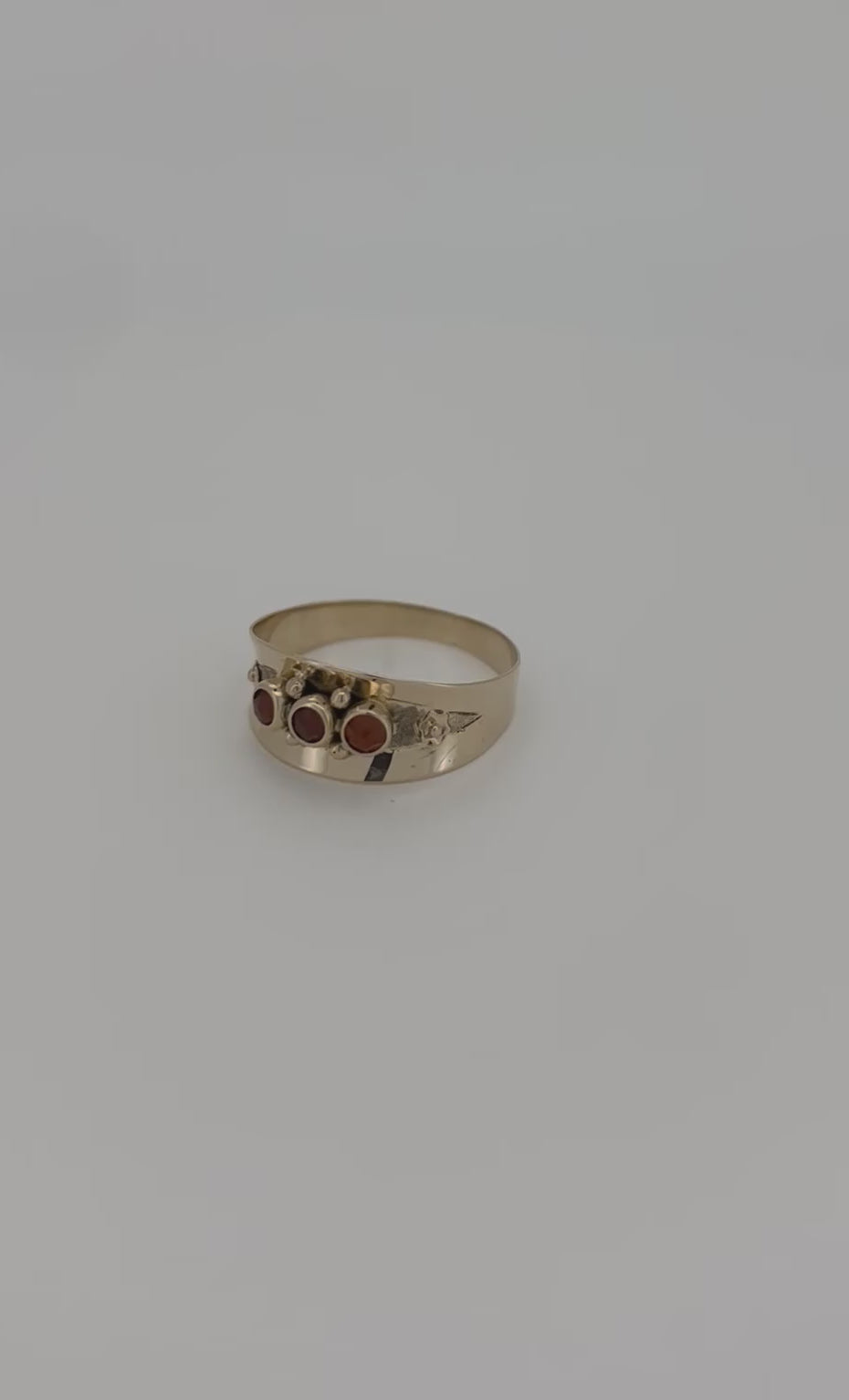 Vintage-Goldring 14K Granat 2,1g