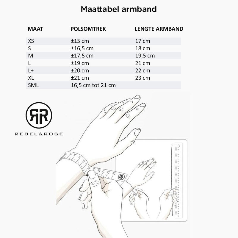 De maattabel van Rebel & Rose voor de Green Glam Rocks Gold - 4mm Kralen Armband Dames toont polsmaten (cm) voor XS tot XL en SML maten, met handillustraties door gebruik te maken van een meetlint en liniaal voor de polsomtrek.
