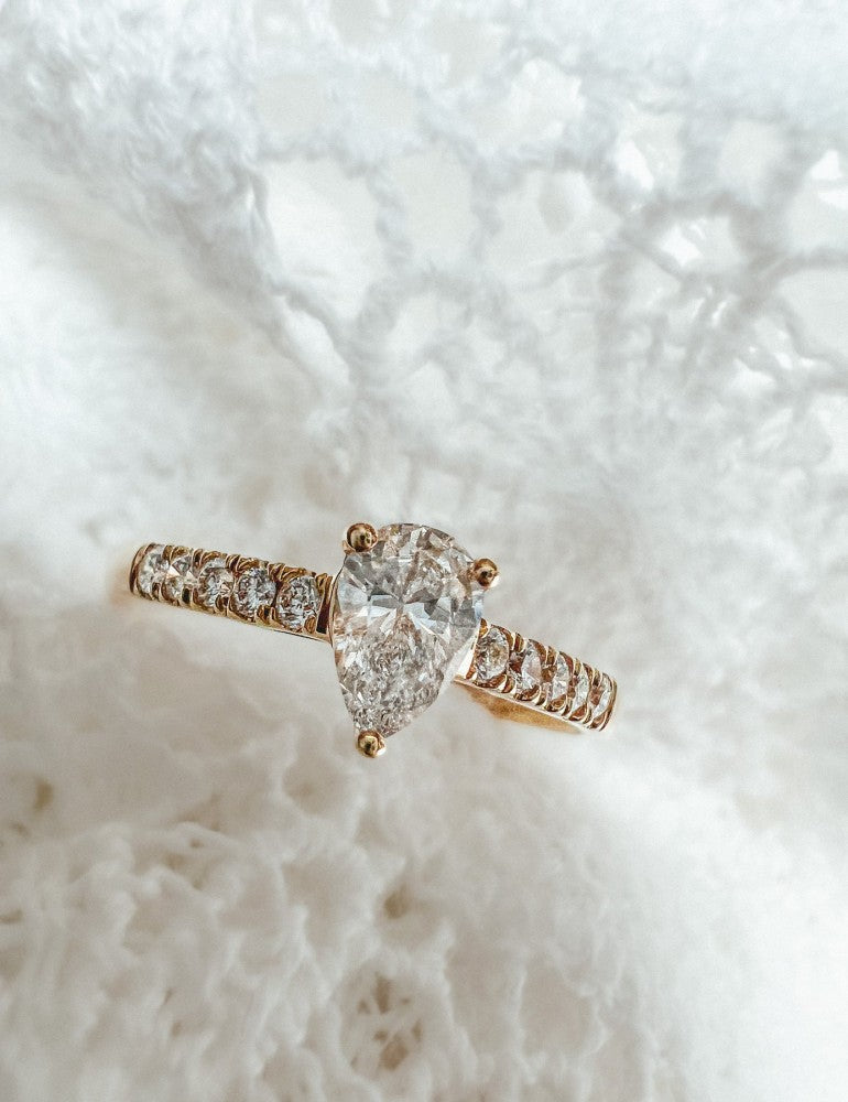 Ring Ava Royal 0,75 Karat Gelbgold