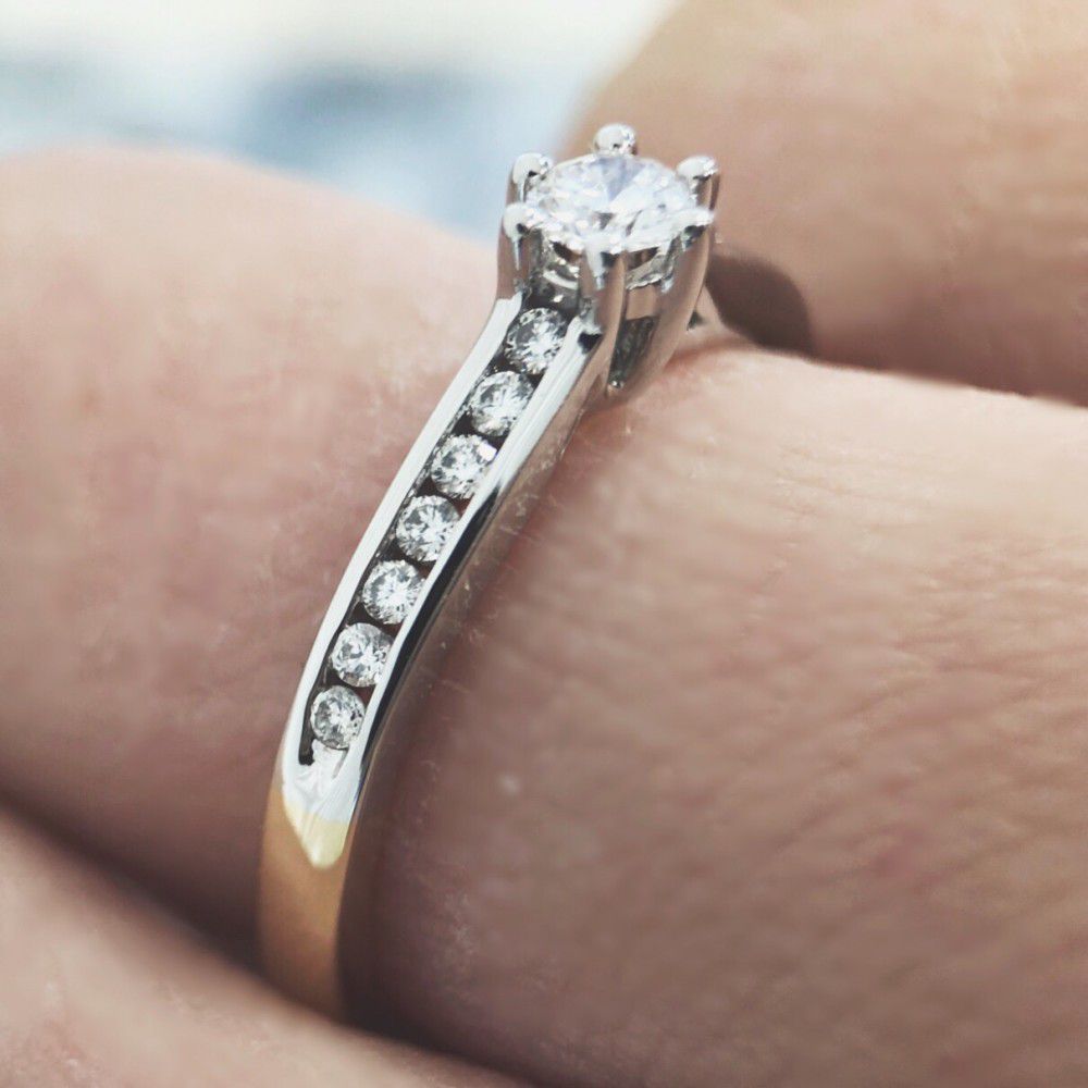 Bicolor 14 Karat Gelb/Weißgold Damenring mit Brillant von 0,30 ct