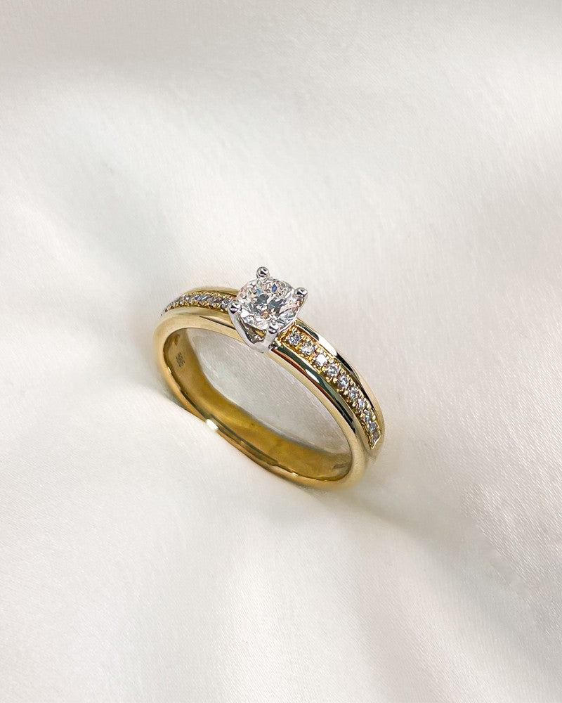 Eleganter Damenring Gelbgoldband mit Brillanten Diamant 0.40ct
