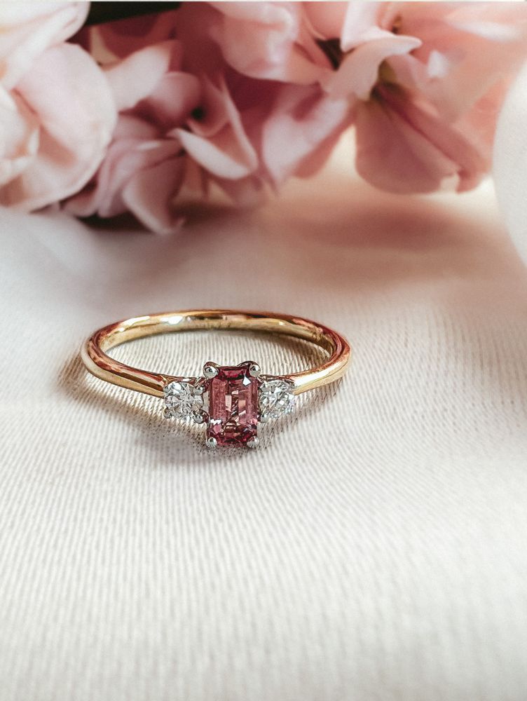 14-Karat-Bicolor-Goldring mit Baguette-Rosatourmalin und Diamanten