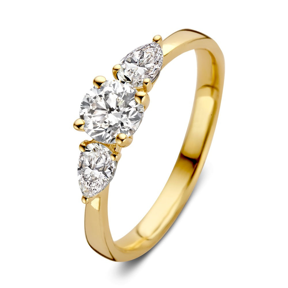 Ring aus Gelbgold mit drei Diamanten, zwei tropfenförmige und ein runder Stein