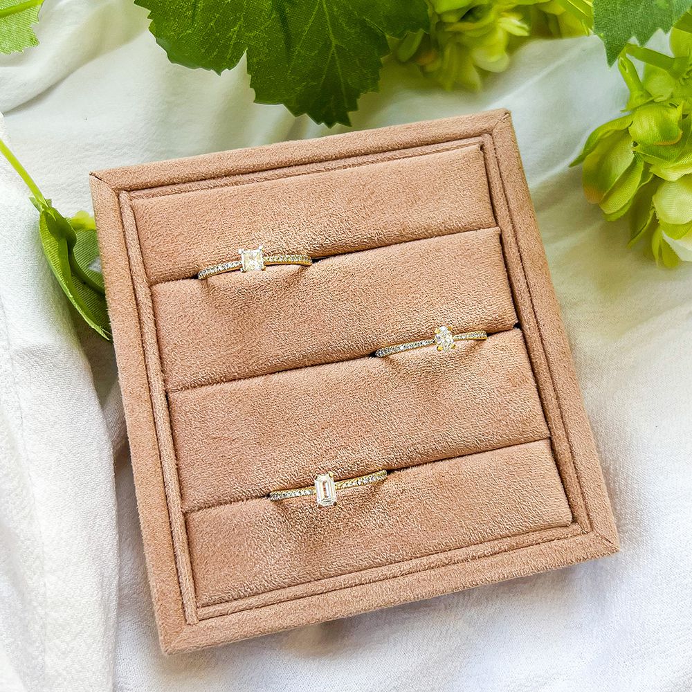 Gelbgold Solitärring mit ovalem Diamant und Brillanten – 14 Karat, 0,28 ct Diamant, H/SI-1 Qualität