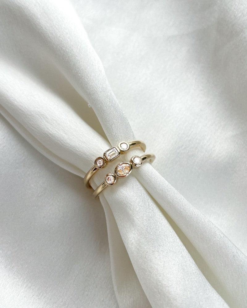 14k Yellow Gold Ring with Emerald and Brilliant-Cut Diamonds