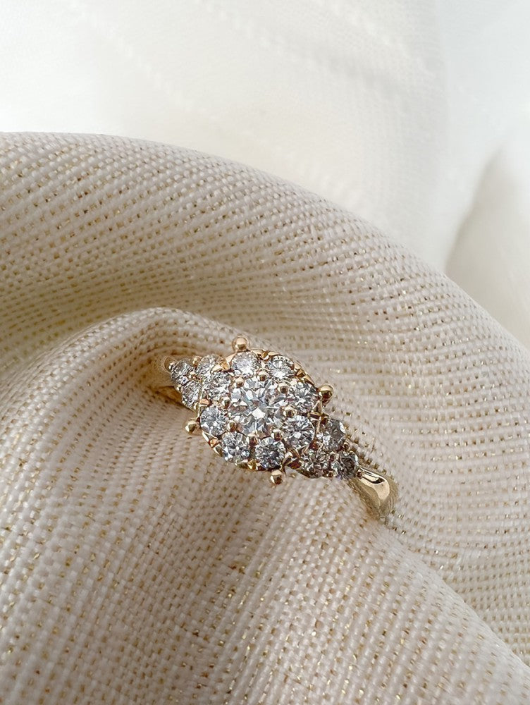 Prächtiger Entourage-Ring aus Gelbgold mit Brillanten – 14 Karat 0,56 Karat.
