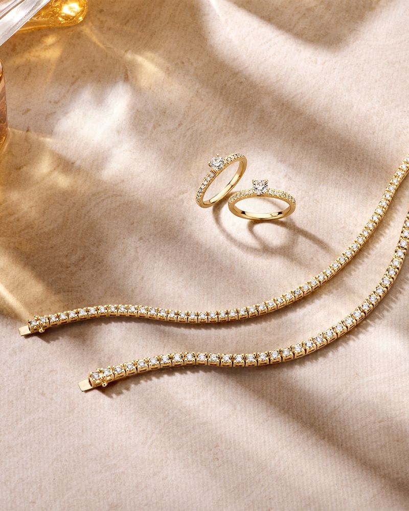Wunderschöner Solitärring aus Gelbgold mit Brillanten und Seitensteinen – 14 Karat 0,67 ct.