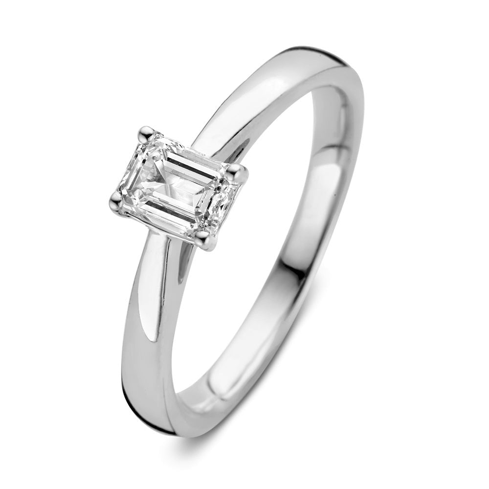 Ring aus Weißgold mit einem quadratischen Diamanten von 0,50 ct