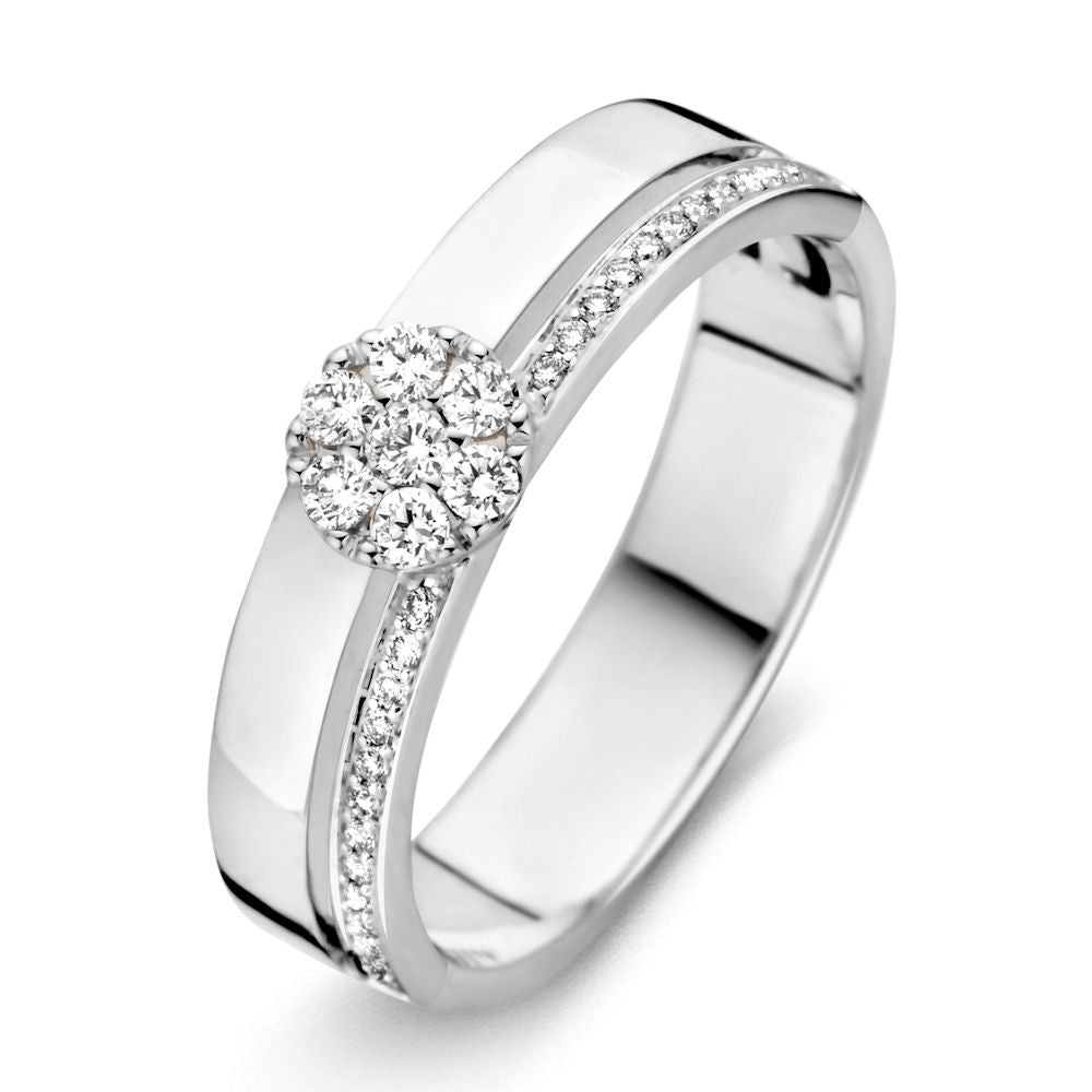 Ring aus 14 Karat Weißgold mit 0,22 Karat Brillantdiamant und funkelndem Detail