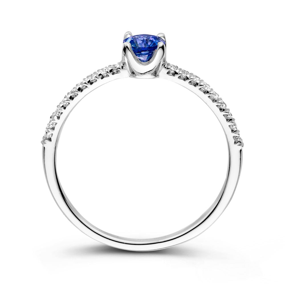 18kt Weißgoldring mit blauem Saphir und 0.15ct Brillanten – elegant