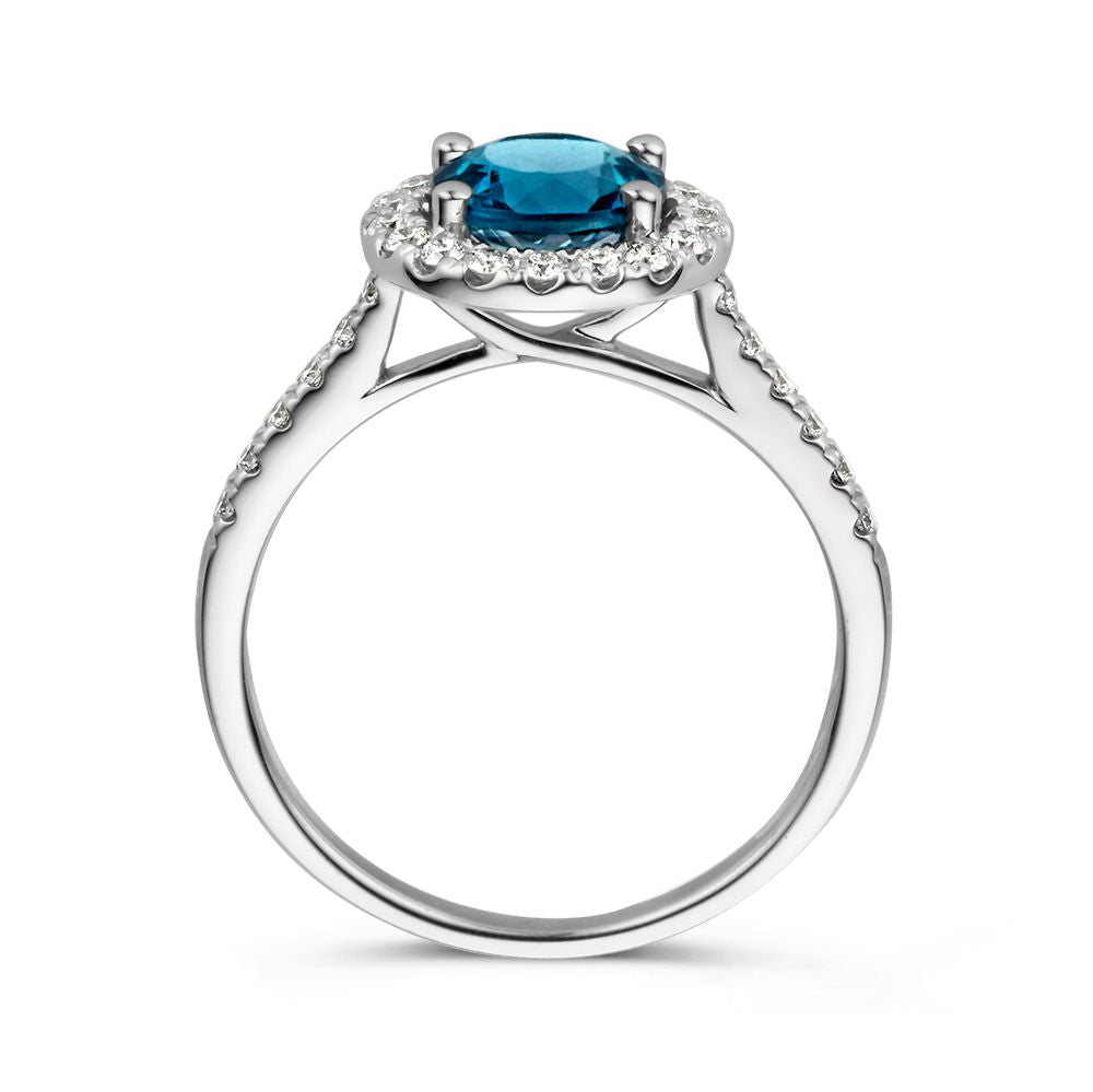 Eleganter Weißgoldring mit 1,52 Karat London Blue Topas und 0,40 Karat Diamanten