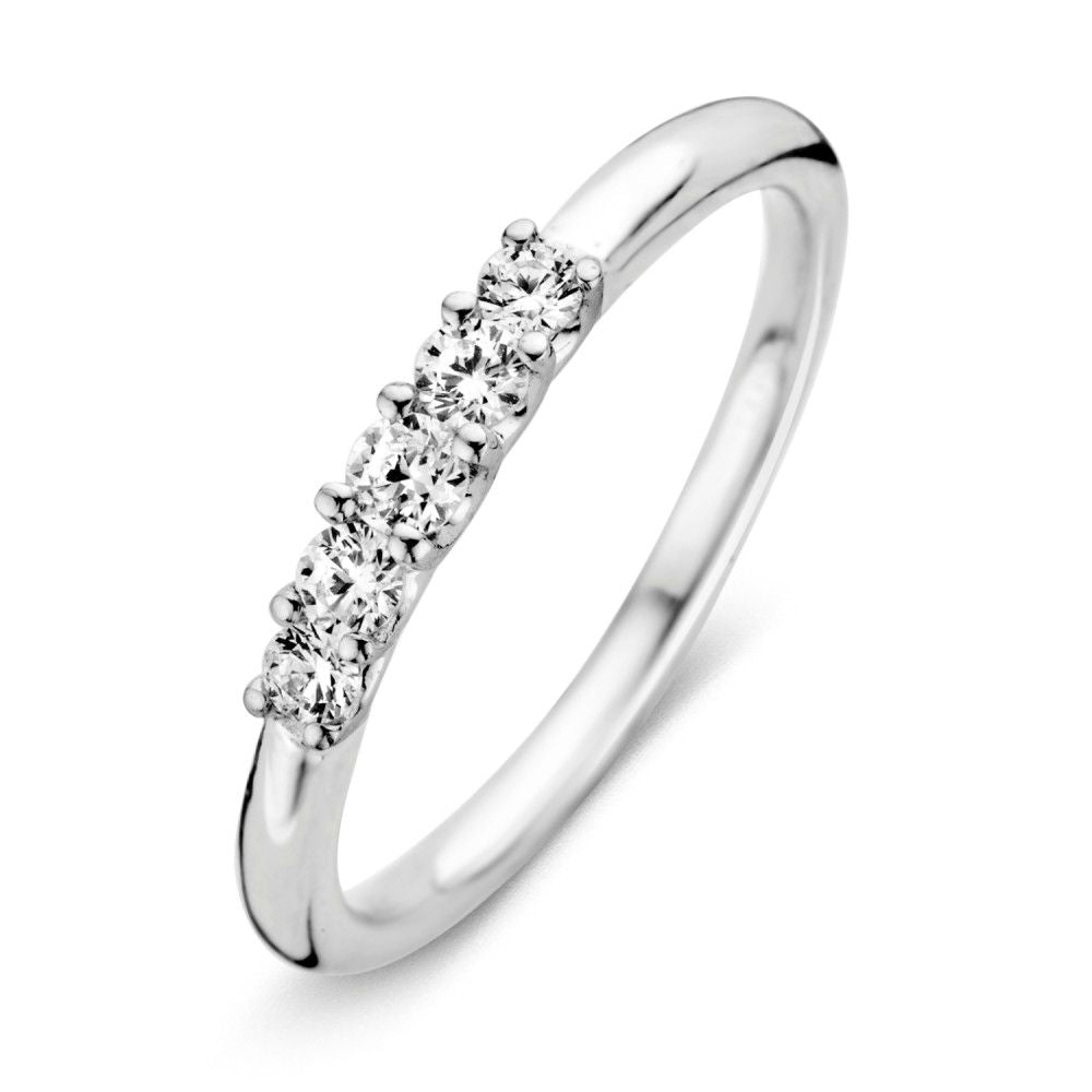 Ring aus Weißgold mit fünf Zirkonia, schmal und zeitlos gestaltet