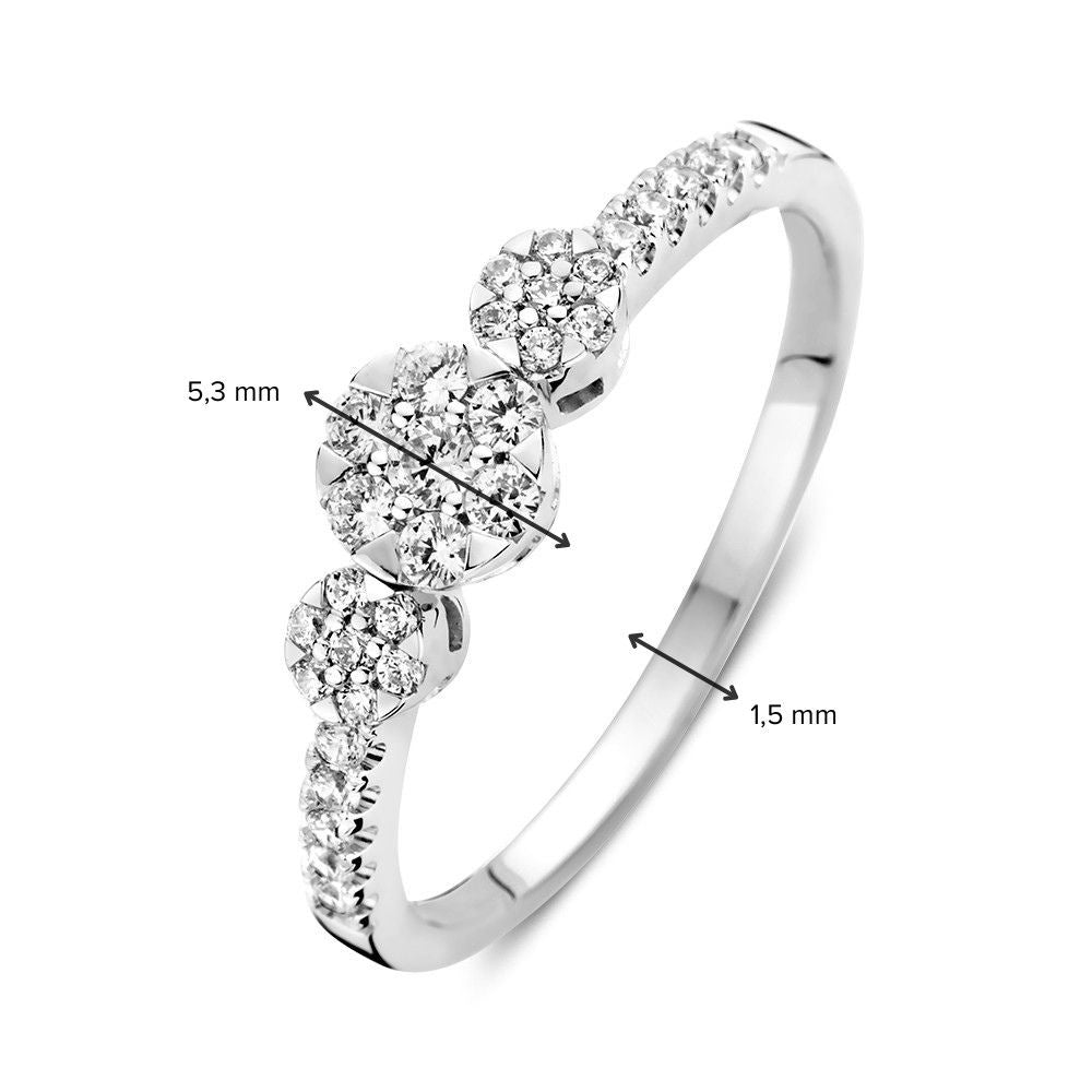 Weißgoldring mit drei Zirkonia und Seitensteinen
