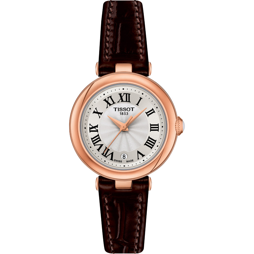 Uhr mit roségoldenem Gehäuse, silbernem Zifferblatt und braunem Lederarmband