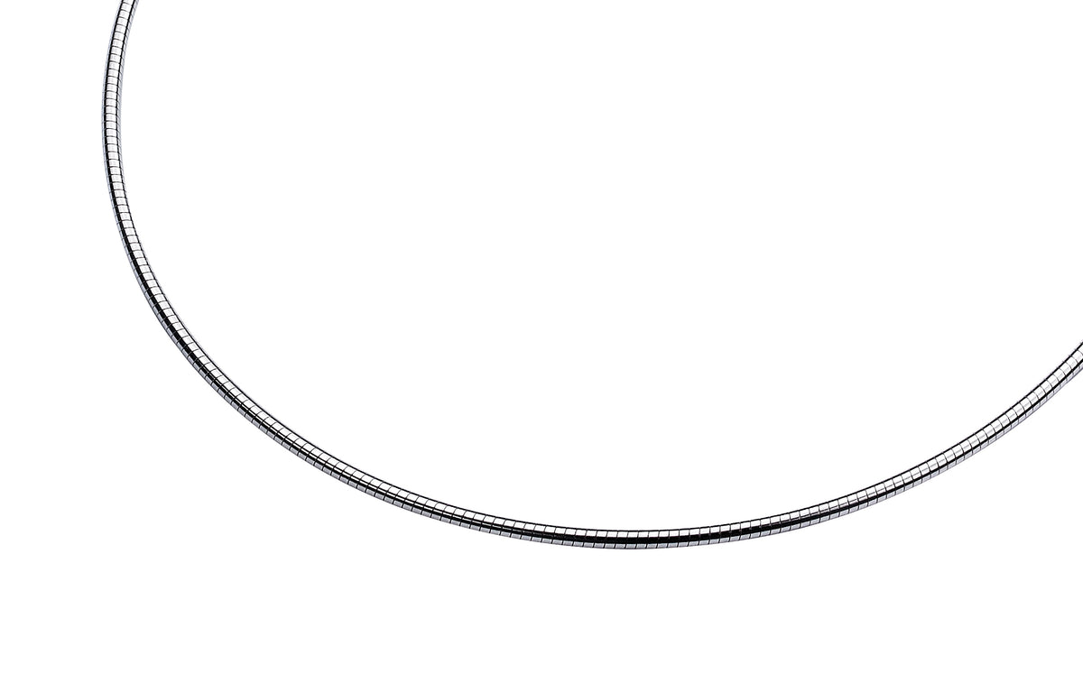 Halskette aus Silber mit glattem, rundem Design und feiner Struktur