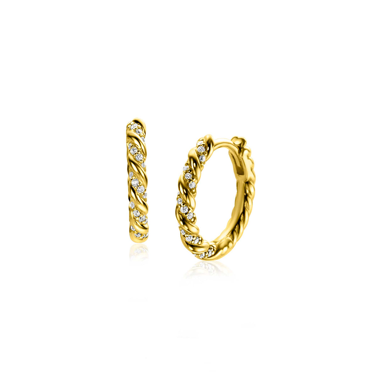 Goldplattierte Ohrringe mit gedrehtem Design und kleinen, funkelnden Steinen
