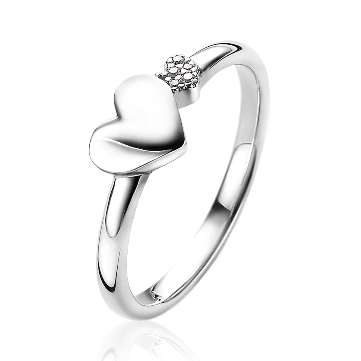 Ring aus Silber mit Herzdesign und einem kleinen, funkelnden Edelstein