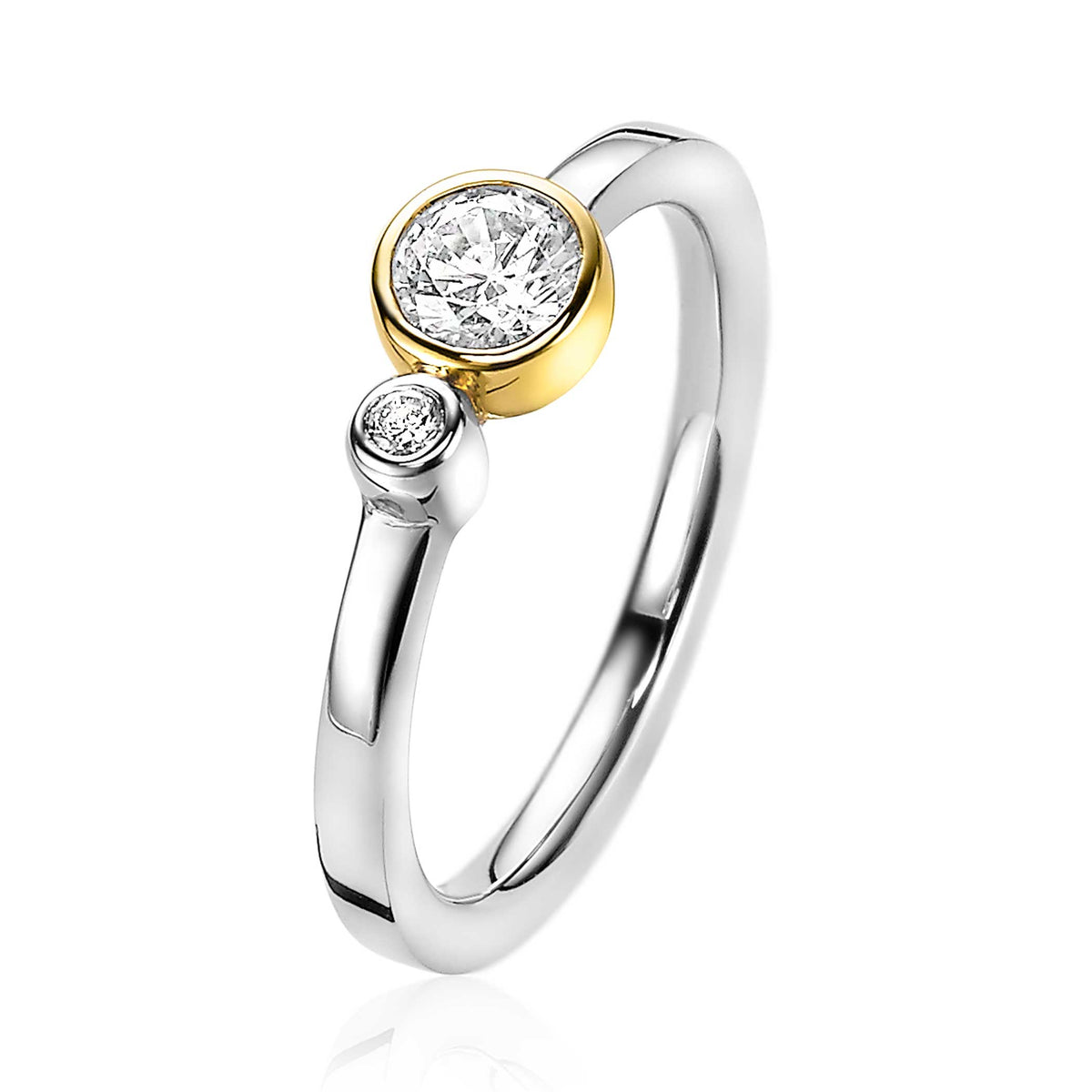 Ring mit goldplattiertem Element und zwei klaren Steinen, einer größer und einer kleiner