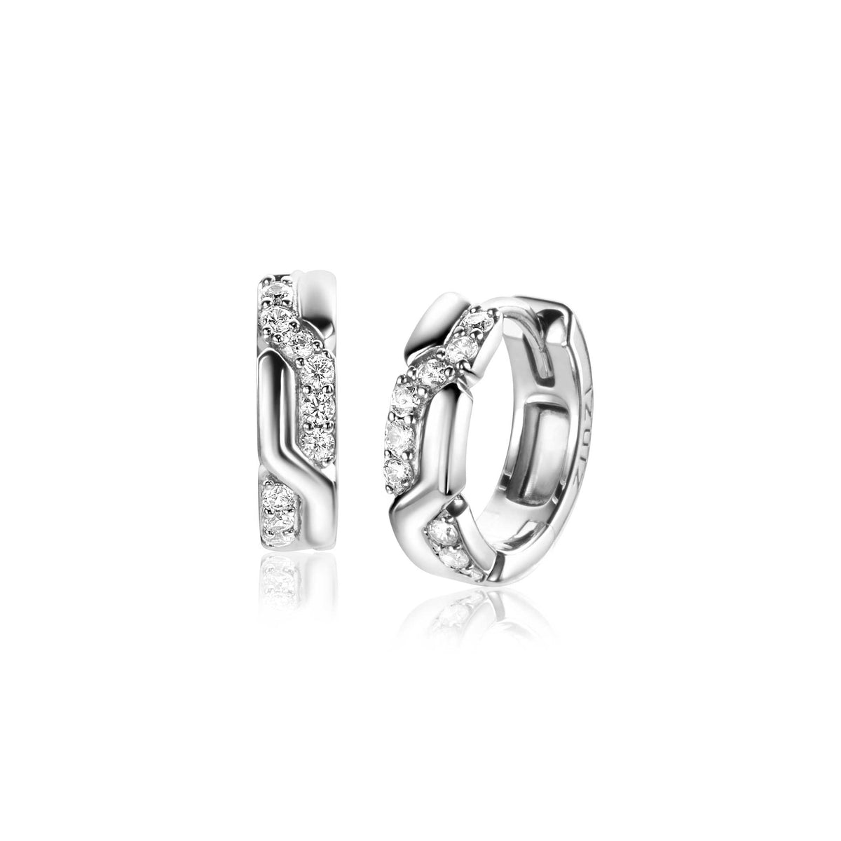 Ohrringe aus Silber mit klaren Zirkonia-Steinen und modernem Design