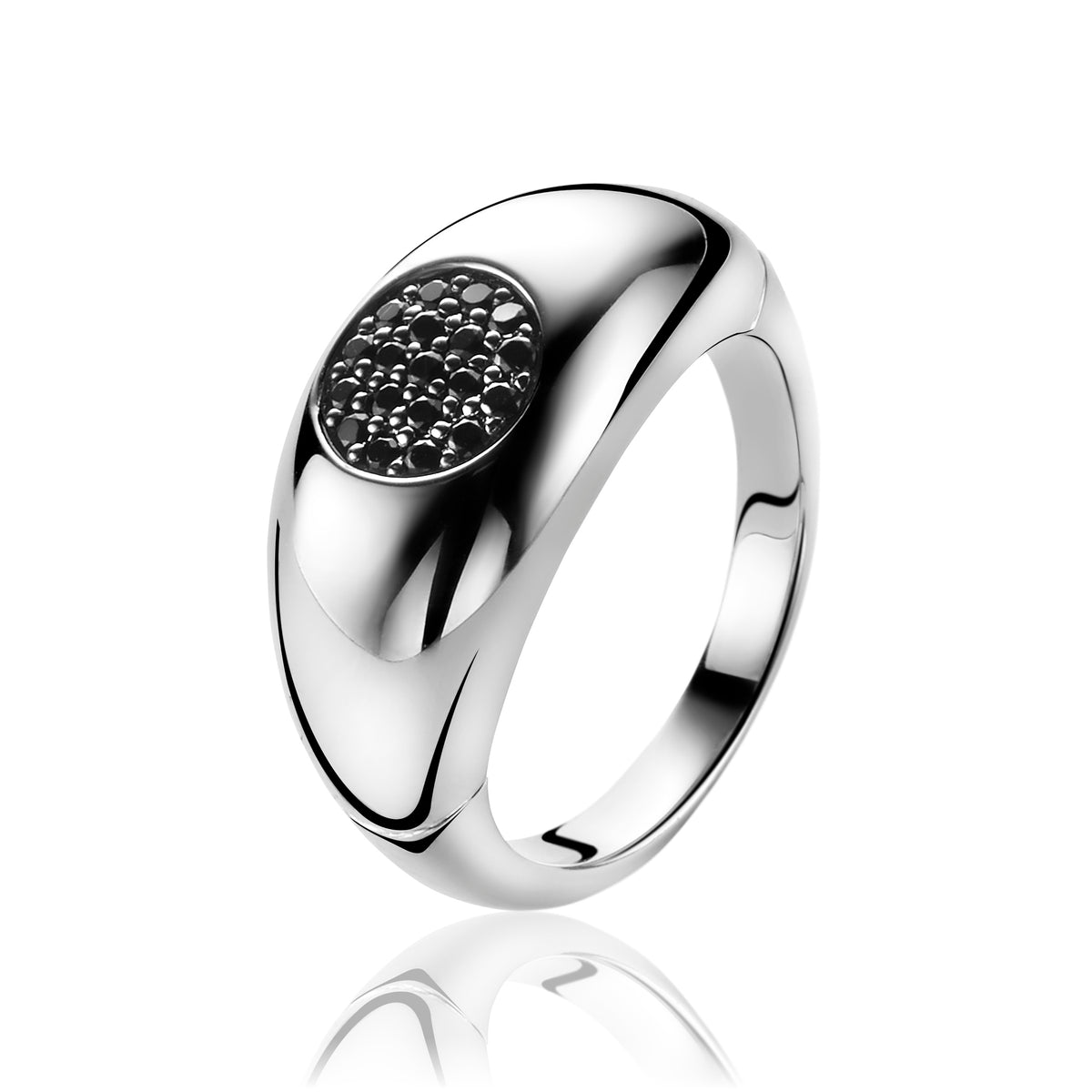 Ring aus Silber mit schwarzem Zirkonia-Besatz auf der ovalen Oberfläche