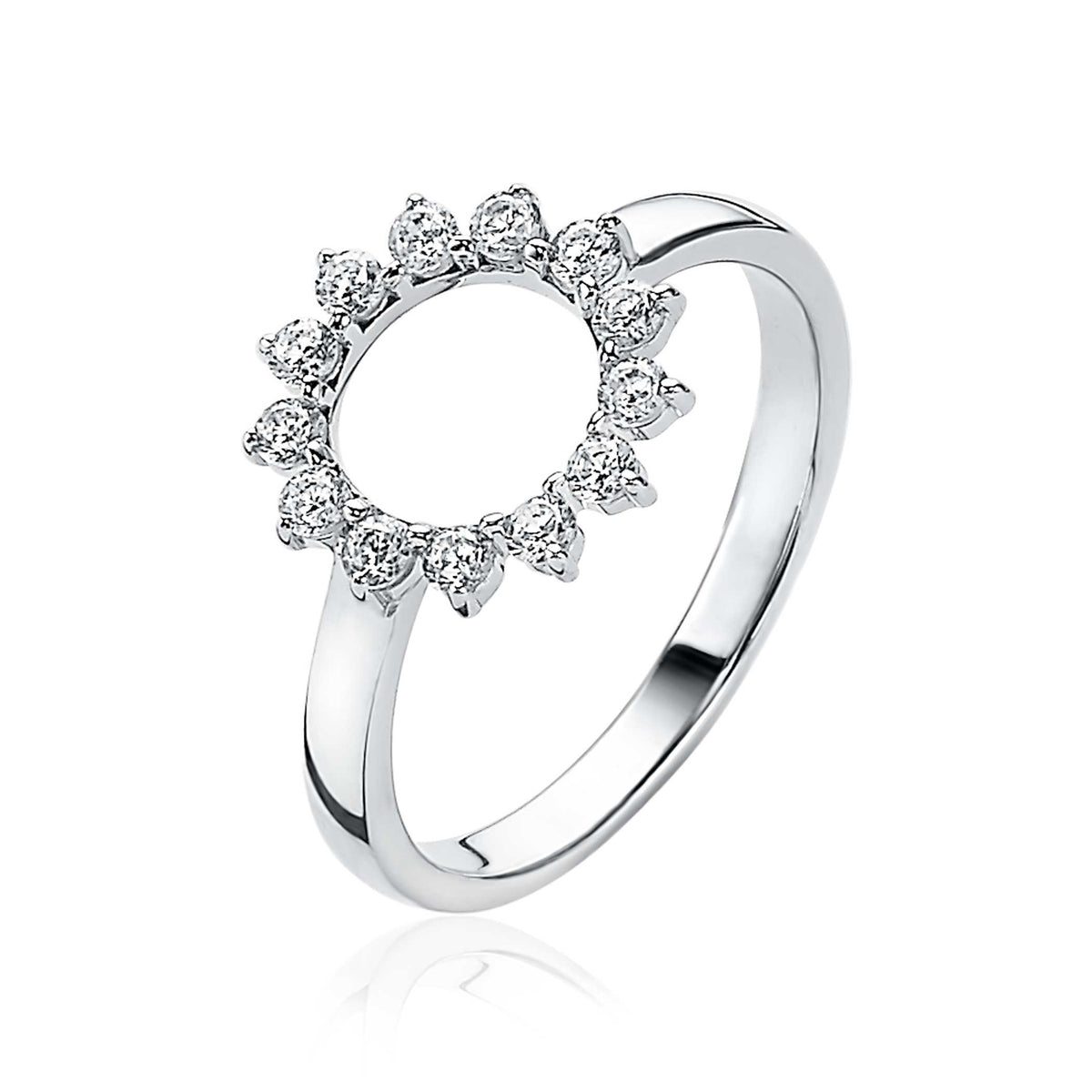 Ring aus Silber mit ovalem Design und funkelnden Zirkonia-Steinen in Blütenform