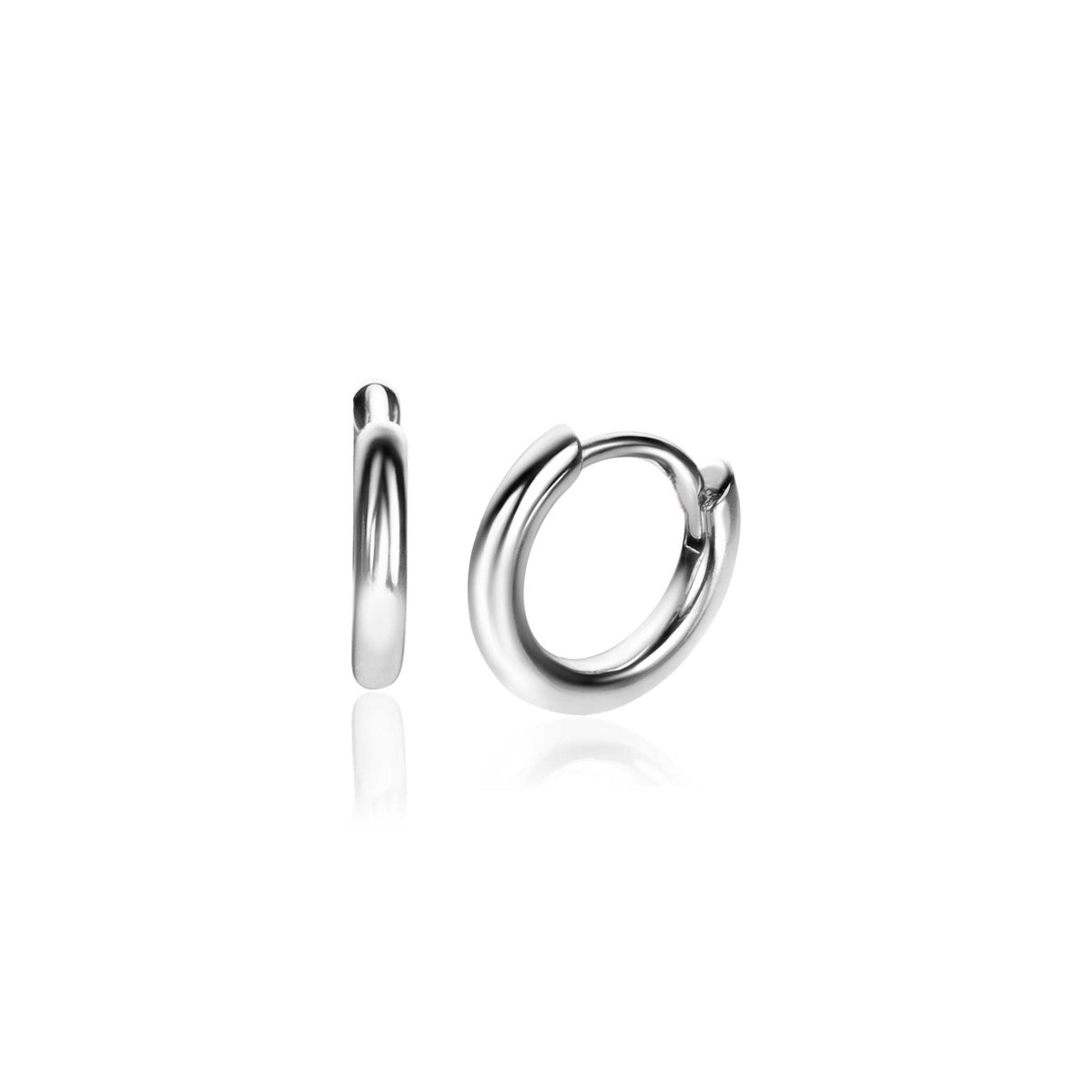 Ohrstecker aus Silber mit geschwungener, ovaler Form und glänzender Oberfläche