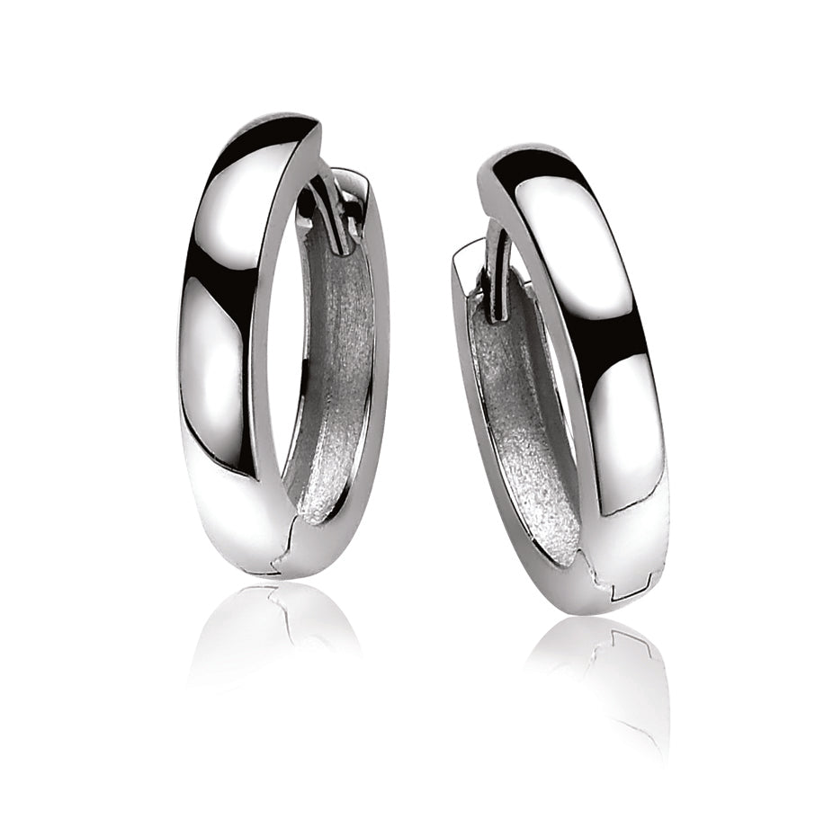 Ohrringe aus Silber mit glänzender, polierter Oberfläche und klassischem, rundem Design