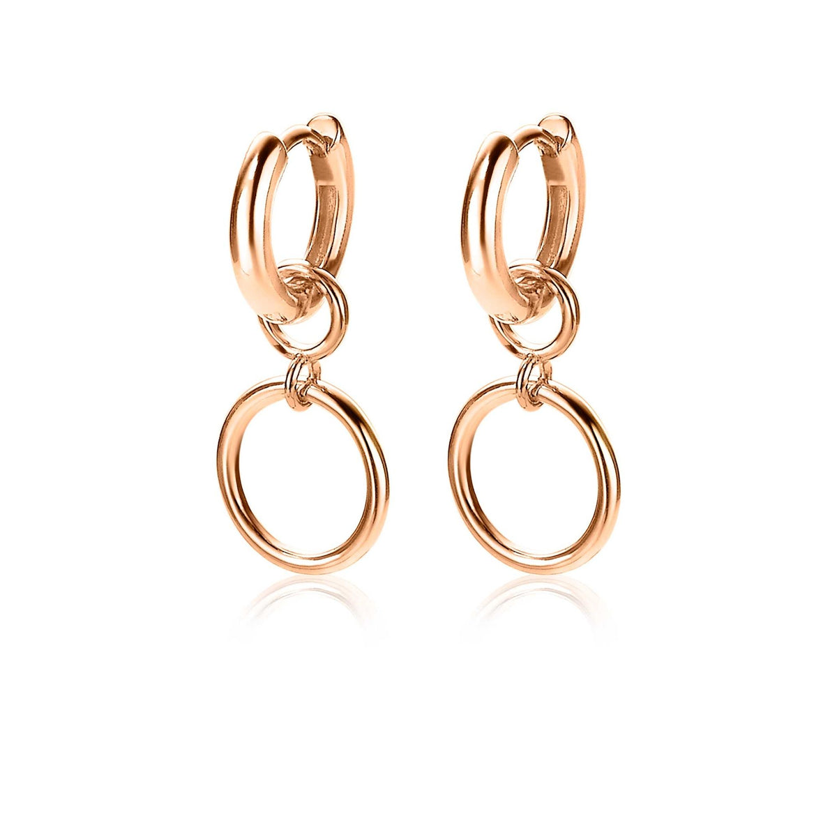 Goldplattierte Ohrringe mit zwei verbundenen Ringen und einem schlichten Design
