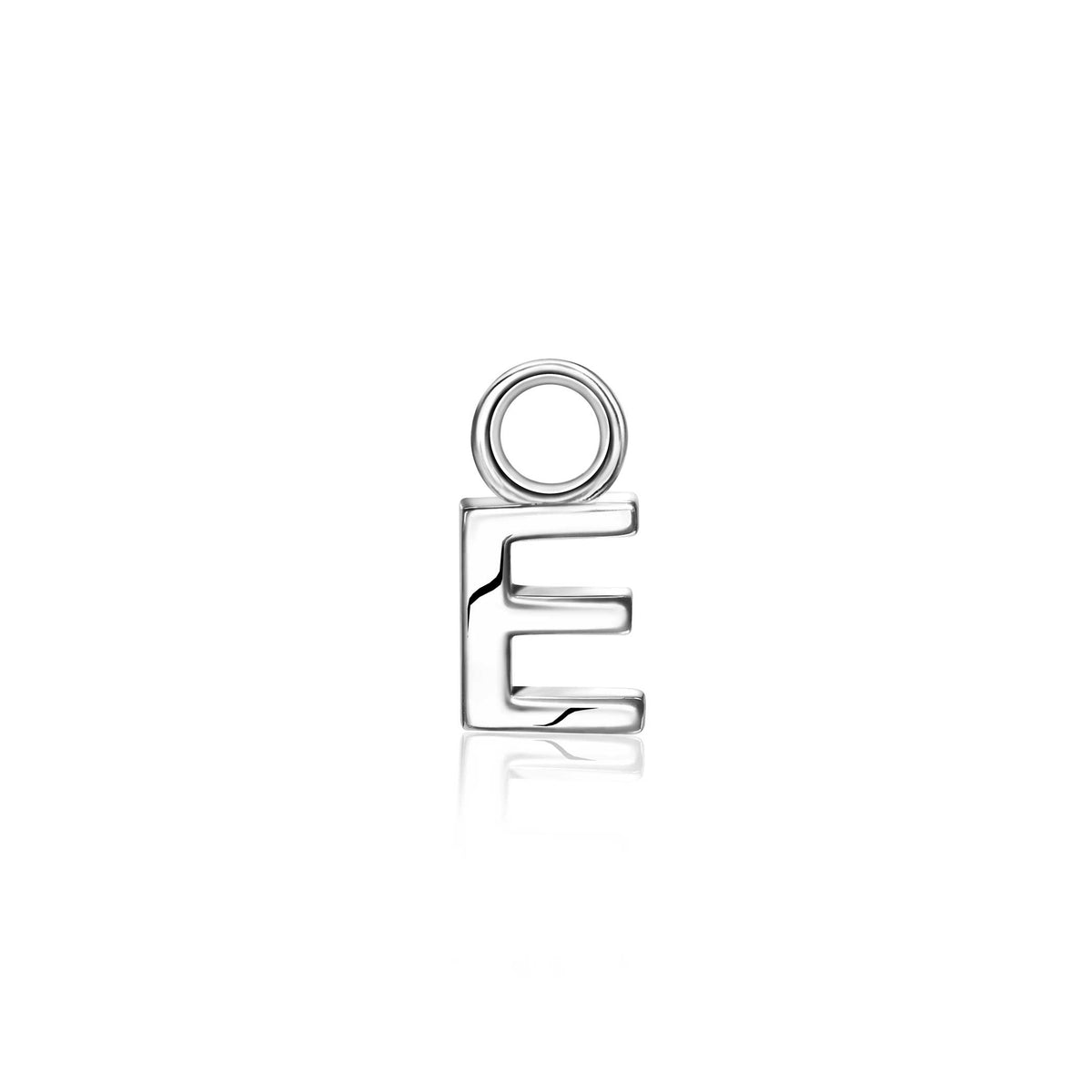 Silberne Ohrringe mit modernem Buchstaben-Design und glänzender Oberfläche