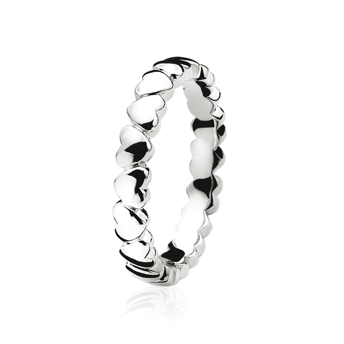 Ring aus Silber mit herzförmigen Elementen und glänzender Oberfläche
