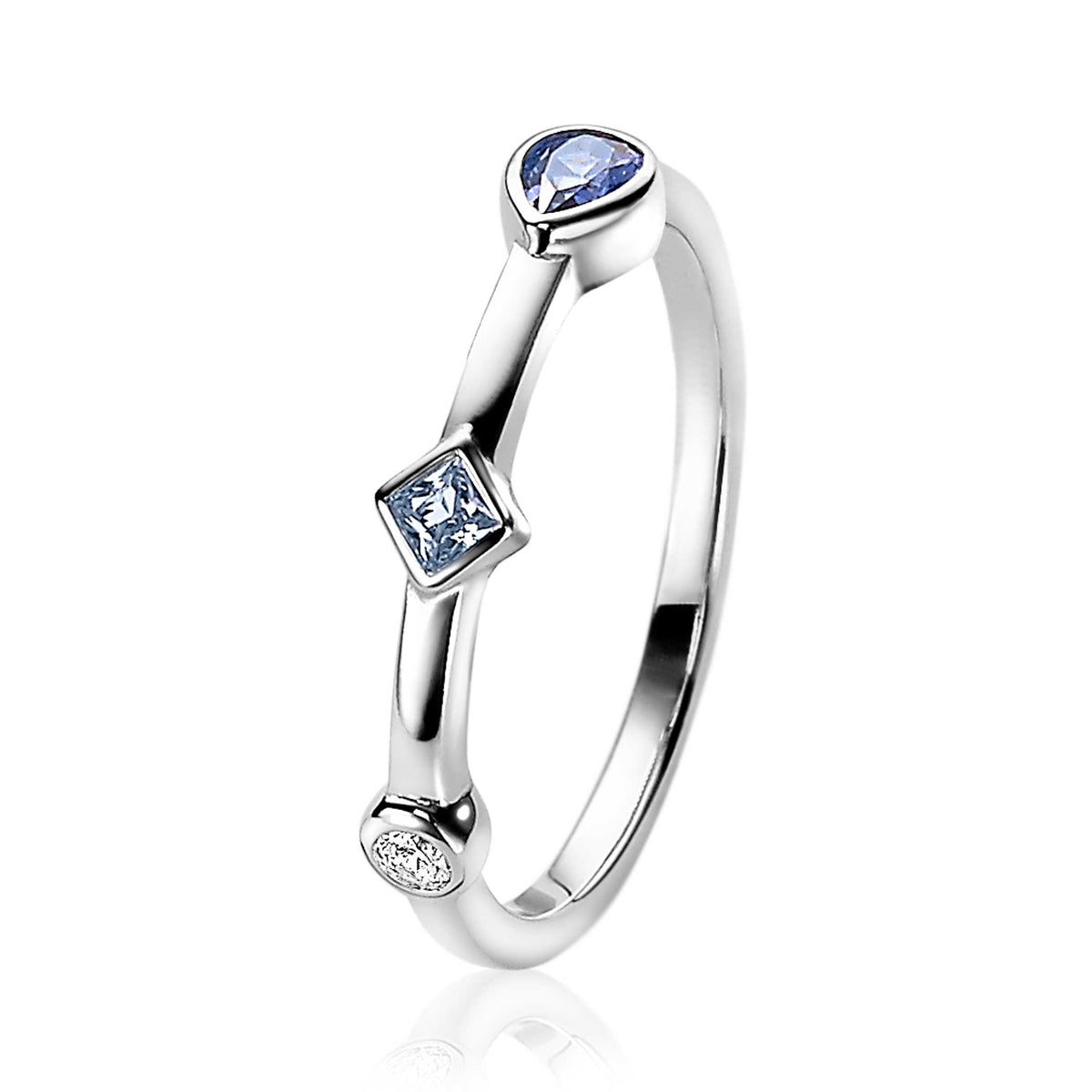 Ring aus Silber mit blauen und transparenten Edelsteinen in verschiedenen Formen