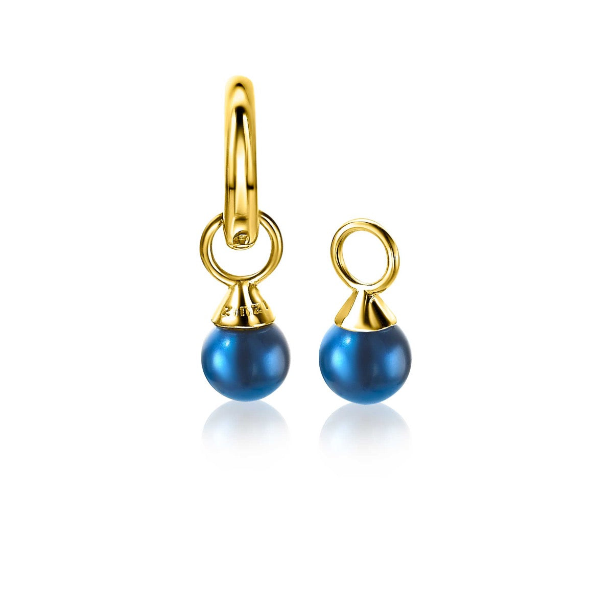 Goldplattierte Ohrringe mit blauen Perlen und geschwungenem Design