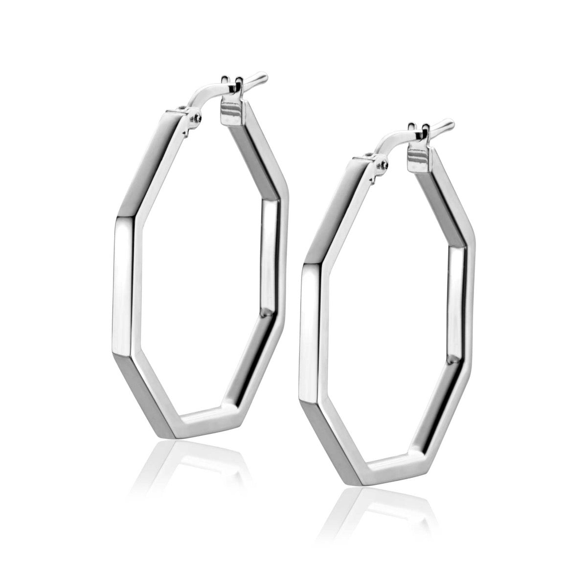 Ohrringe aus Silber in hexagonaler Form mit glänzender Oberfläche